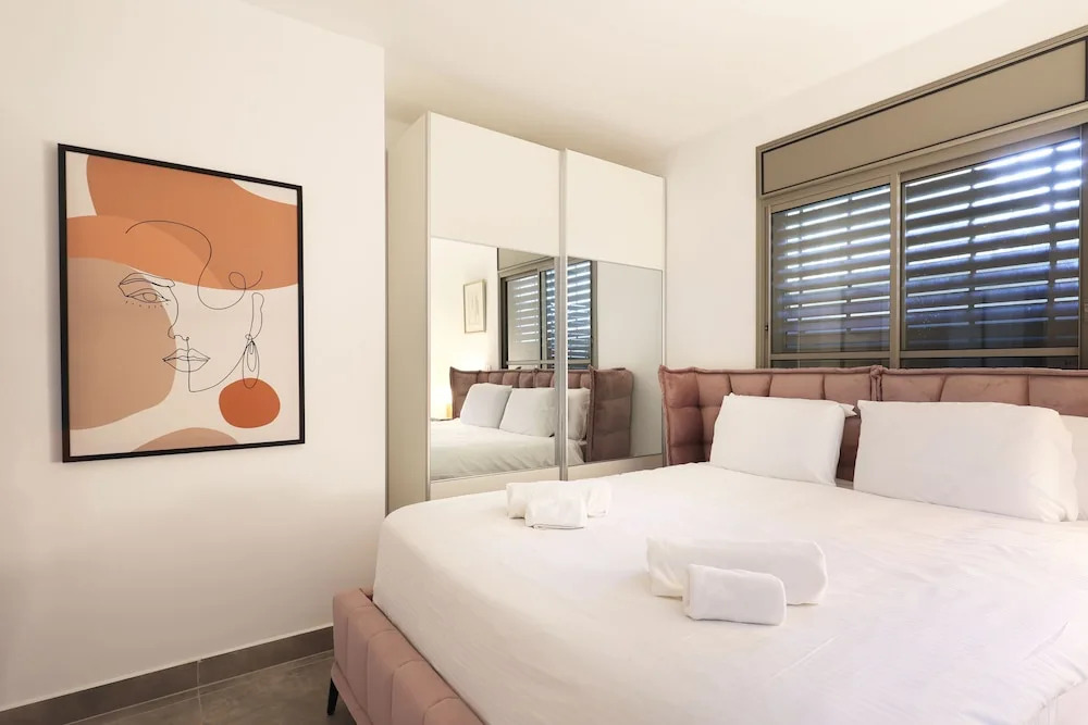Modern and Stylish 2BR Apartment