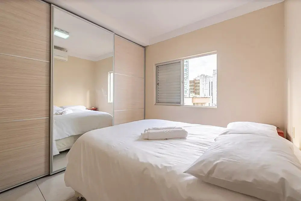 Sea View apt 130m From the Beach in BC Erg605