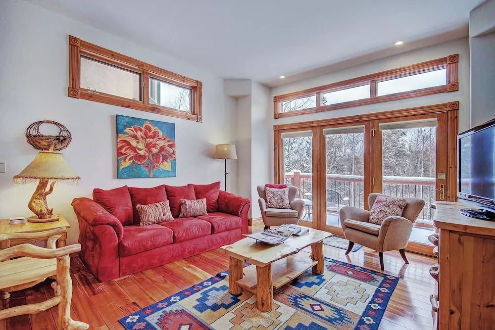 Dogwood Lodge by RedAwning