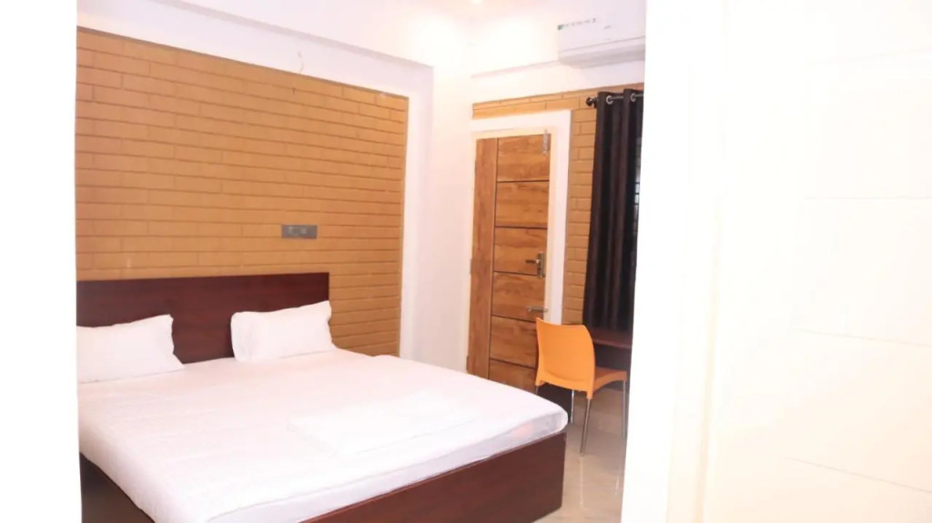 Smilestay Shree Jayaganga Arcade