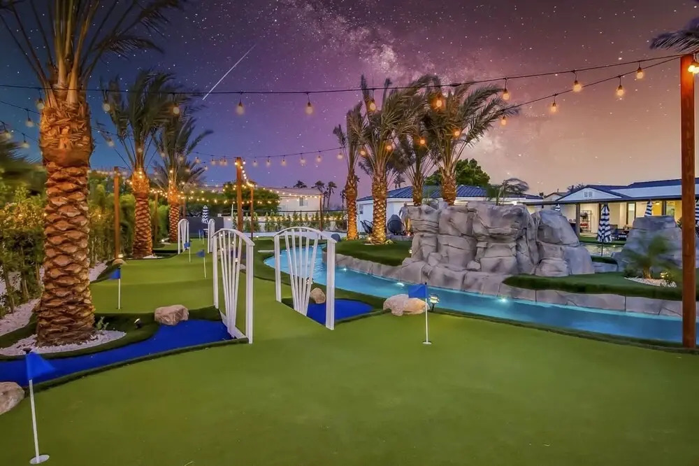 Lazy River Resort Theater Pickleball Game RM