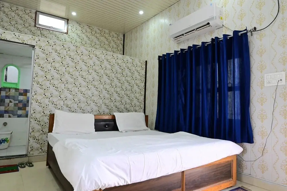 Hotel Awadh Vilas