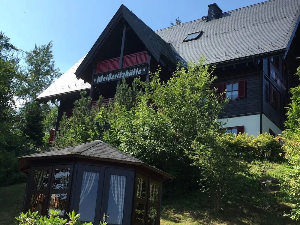 Ferienanlage Zum Silberstollen 2 Häuser am Berg Polderhof und Weißeritzhütte