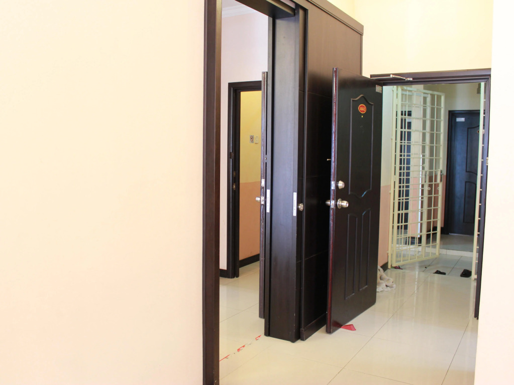 Stay Together 4, 5 & 6 Bedroom Apartments@ Marina Court Resort Condominium