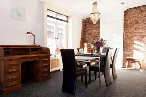 Canal Holiday Apartment
