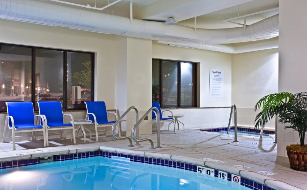 Holiday Inn Express & Suites Chicago West-OHare Arpt Area by IHG