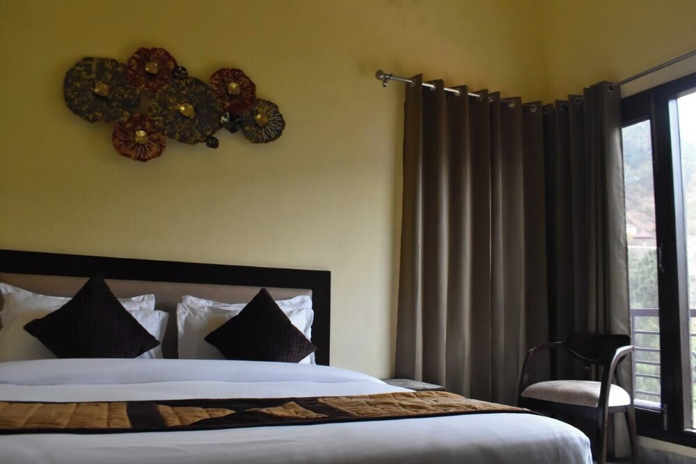 Pinewood Manor Kasauli