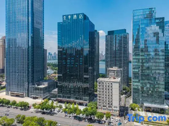 Atour Hotel Wuhan Chuhehanjie Zhongbei Road