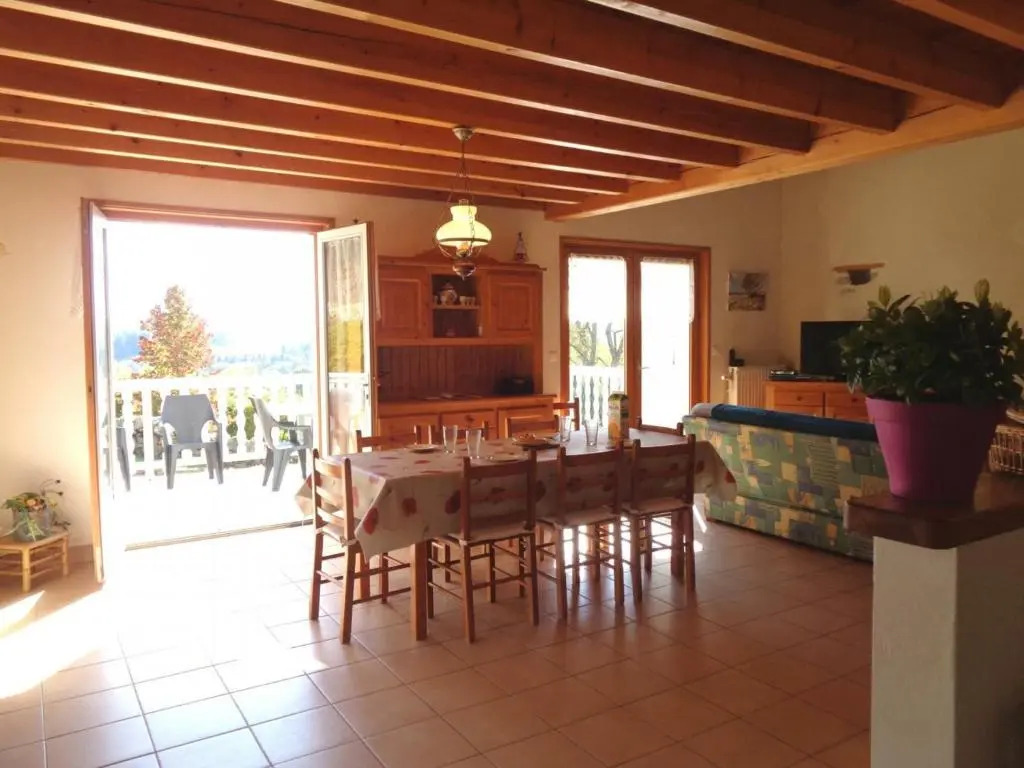 Gîte traditionnel avec terrasse et animaux acceptés - FR-1-496-115