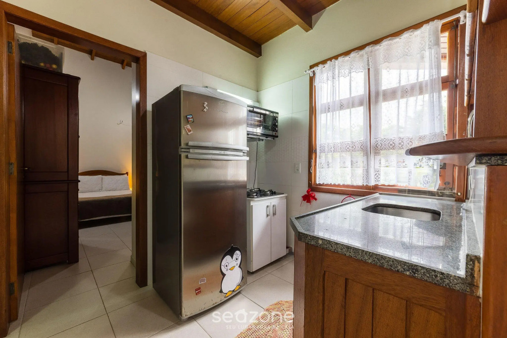 Apto 2qtos churrasq. 400 à praia | Jurerê - JBA202