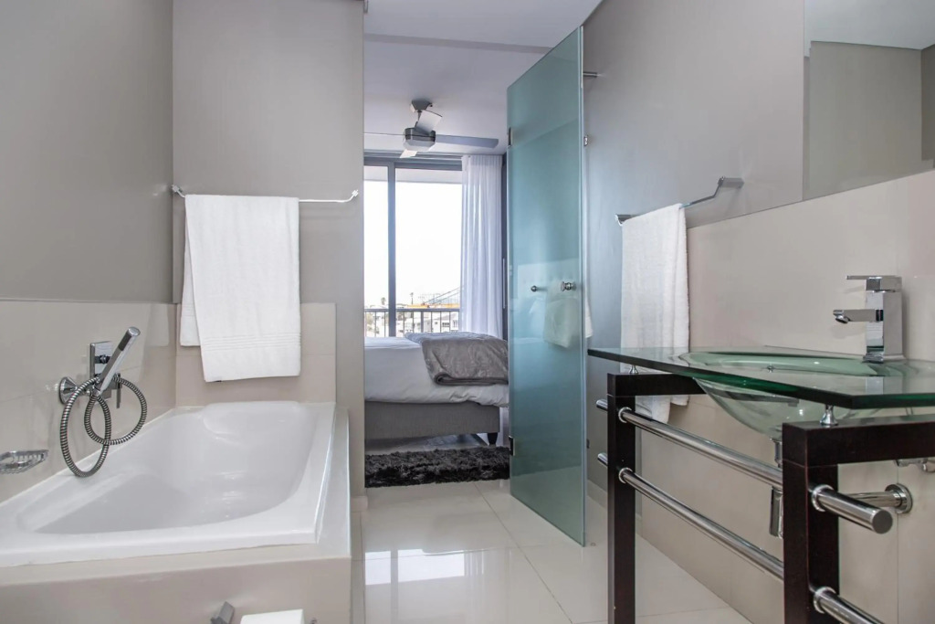 Modern Ocean View 1 Bedroom Apartment 707 Infinity