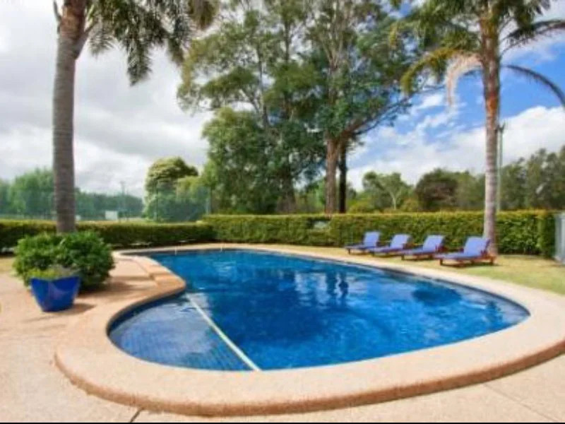 Hive Hotel, Moruya