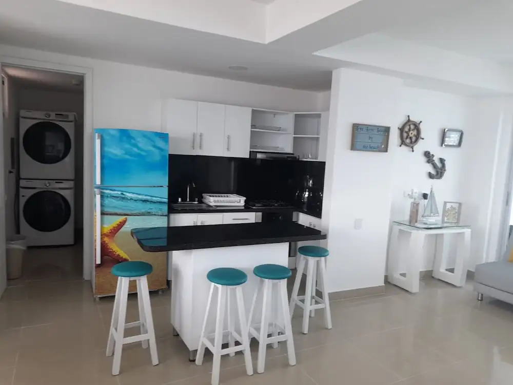 2 Bedroom Beachfront Apartment 2p1-al2 With Pool And Wifi