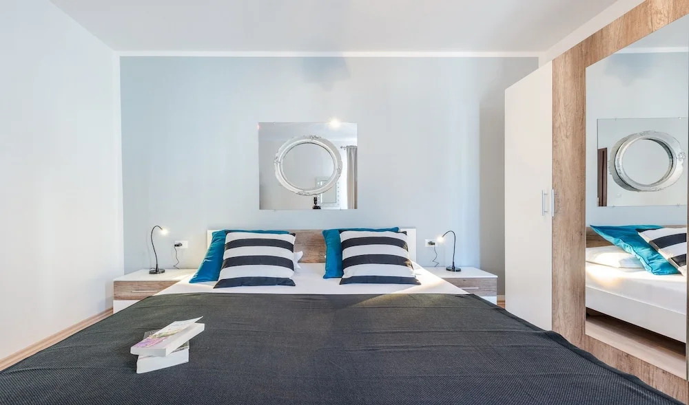 Apartments Villa Made 4U