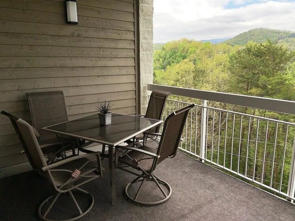 Whispering Pines 643
