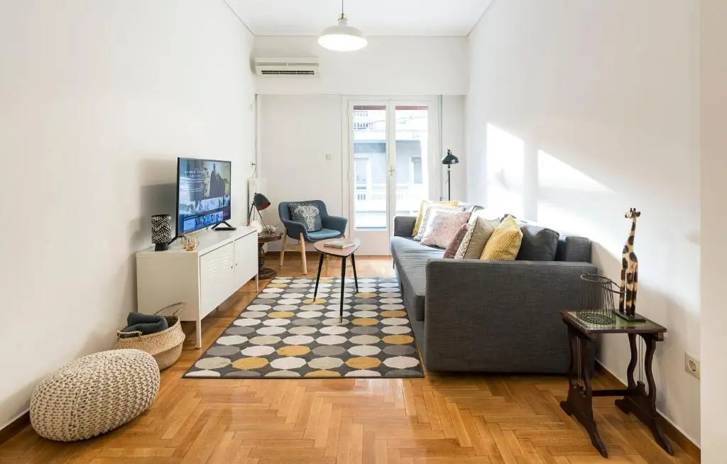 1 KM from The Acropolis 1 Bedroom Apt Netflix And Washing Machine