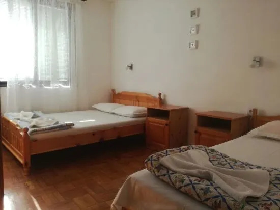 Yanevi Apartments