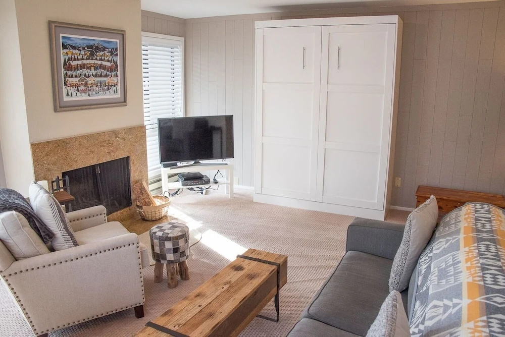 Cottonwood Condominium 1473 1 Bedroom 1 Bathroom Home