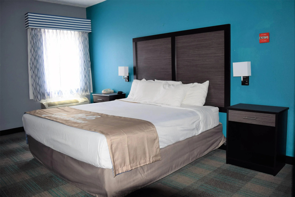 Days Inn by Wyndham Montgomery