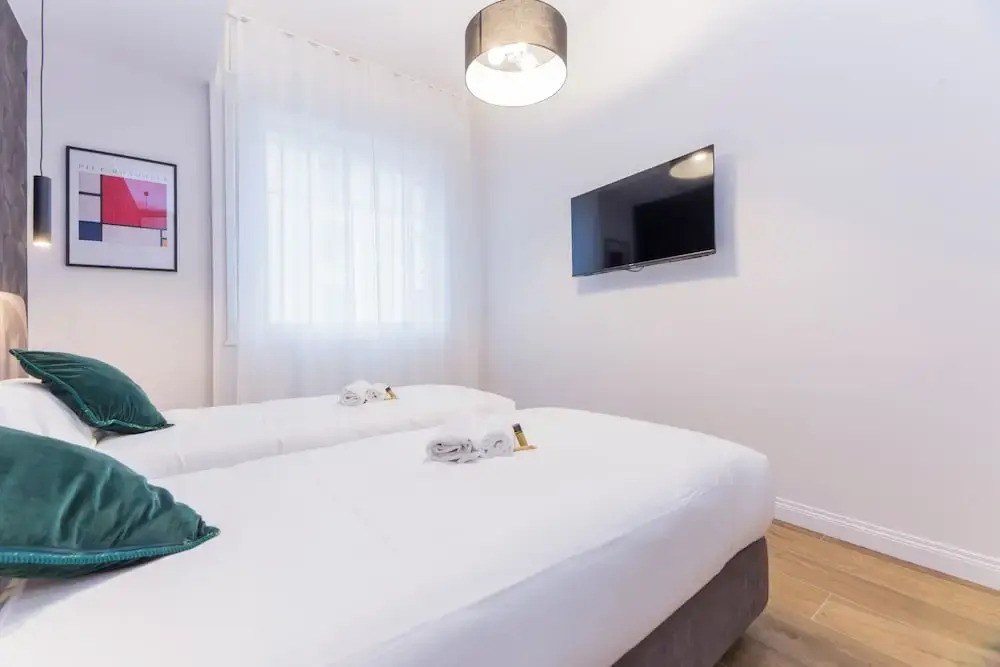 JOIVY Chic apartments in Piazza Dante, Genoa