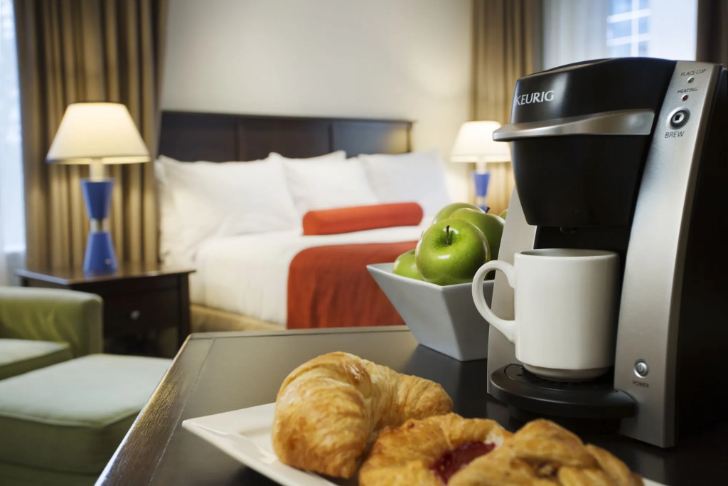 Metcalfe Hotel Ottawa by Gray Collection