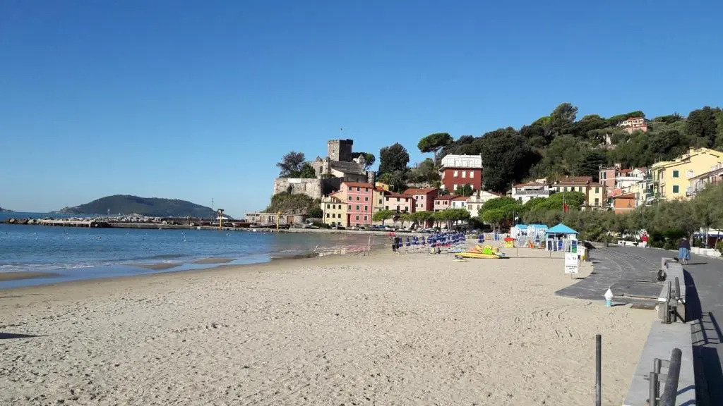 Mansard apart Alba - Sea 5 Terre-trekking-excursions-relax