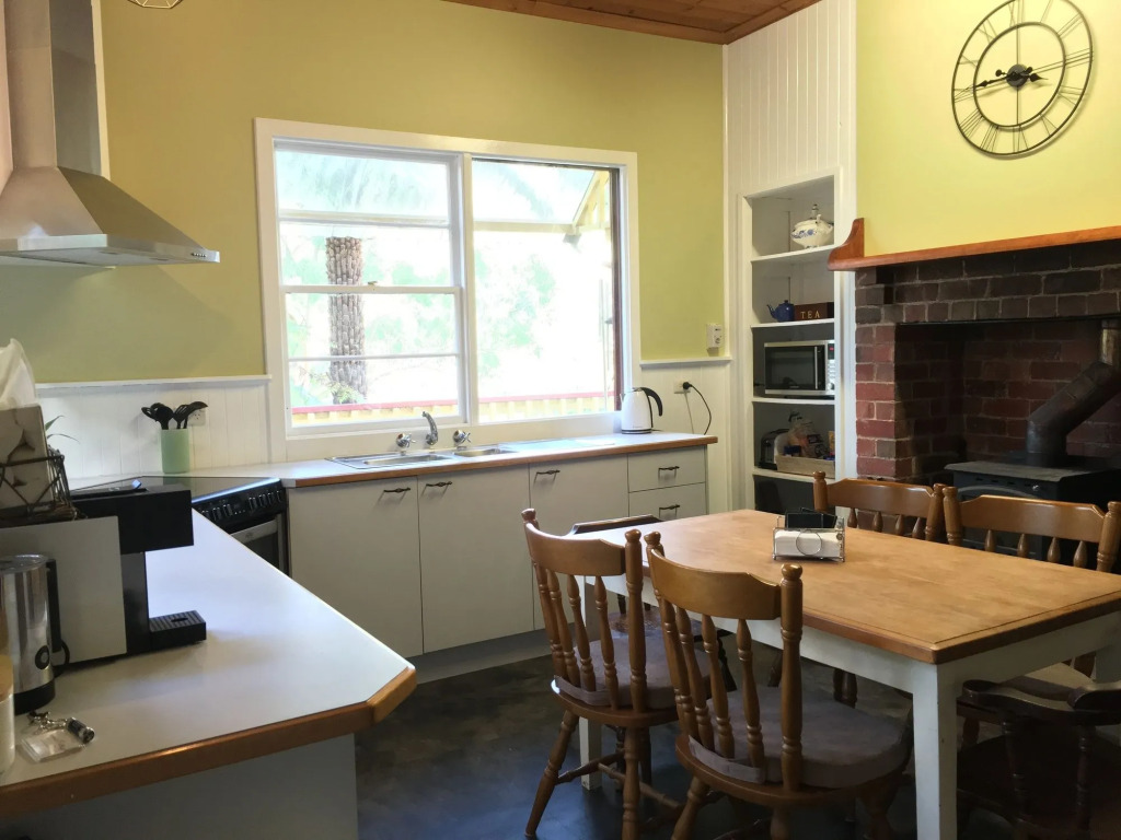 Charnwood Cottages in Warburton