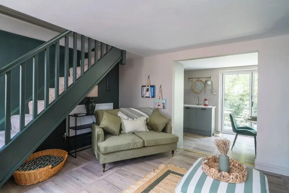Cottage Cwtch