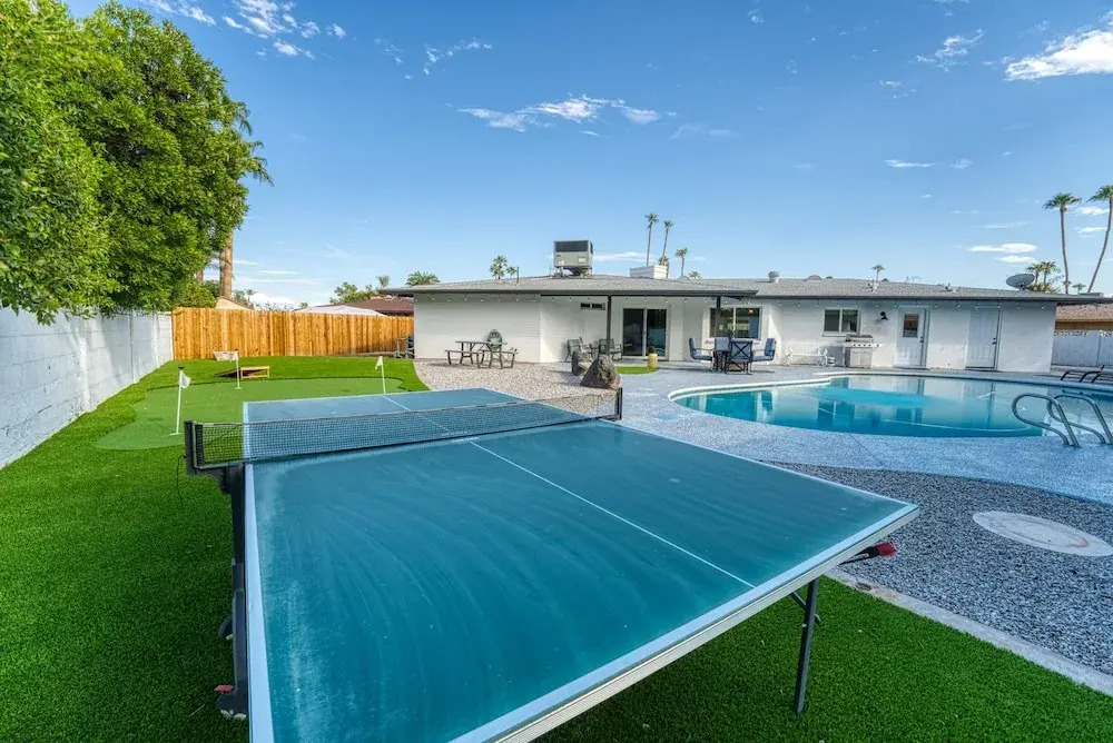 3BR Sleeps 8 Pool Putting Green BQQ Large Island!