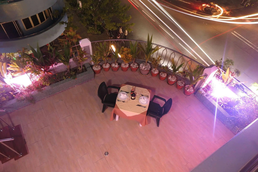 Le Vieux Nice Inn