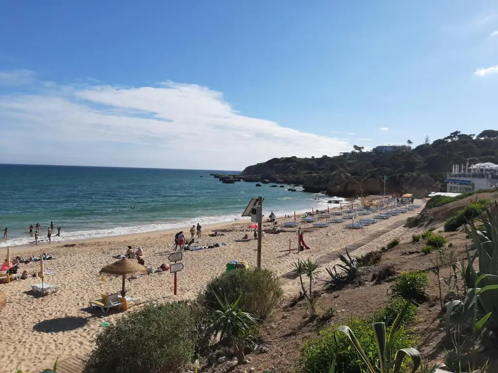 Beach Oura and Bars