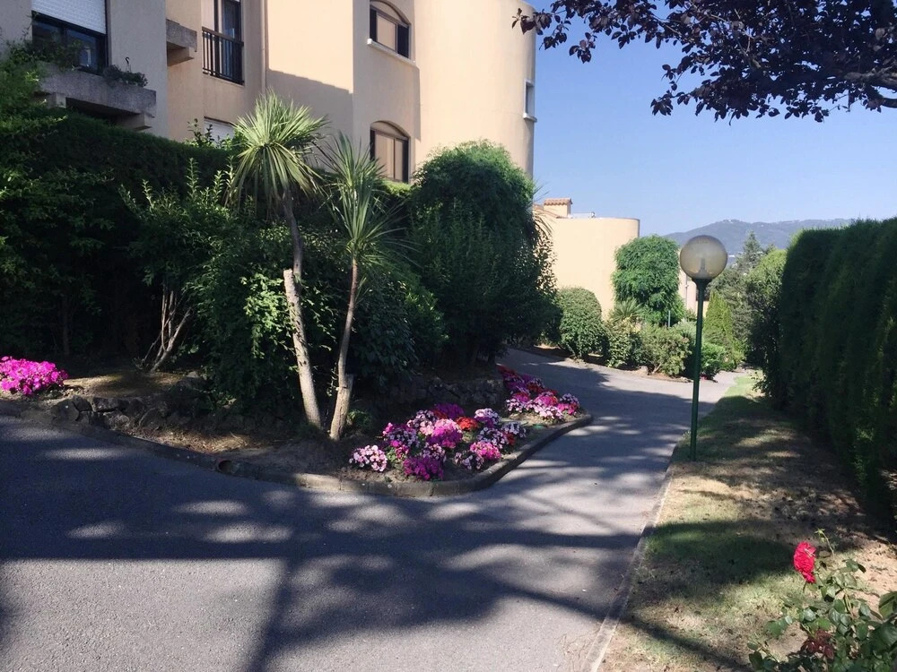 Studio in Cannes, With Pool Access, Furnished Terrace and Wifi - 3 km