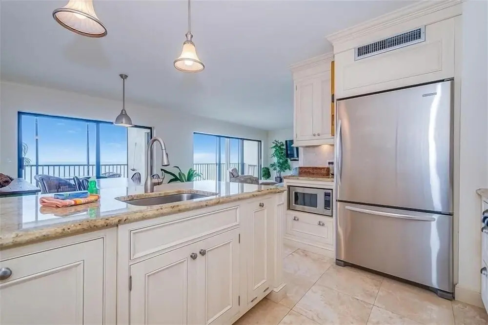 Sea Oats 217 2 Bedroom Home by RedAwning