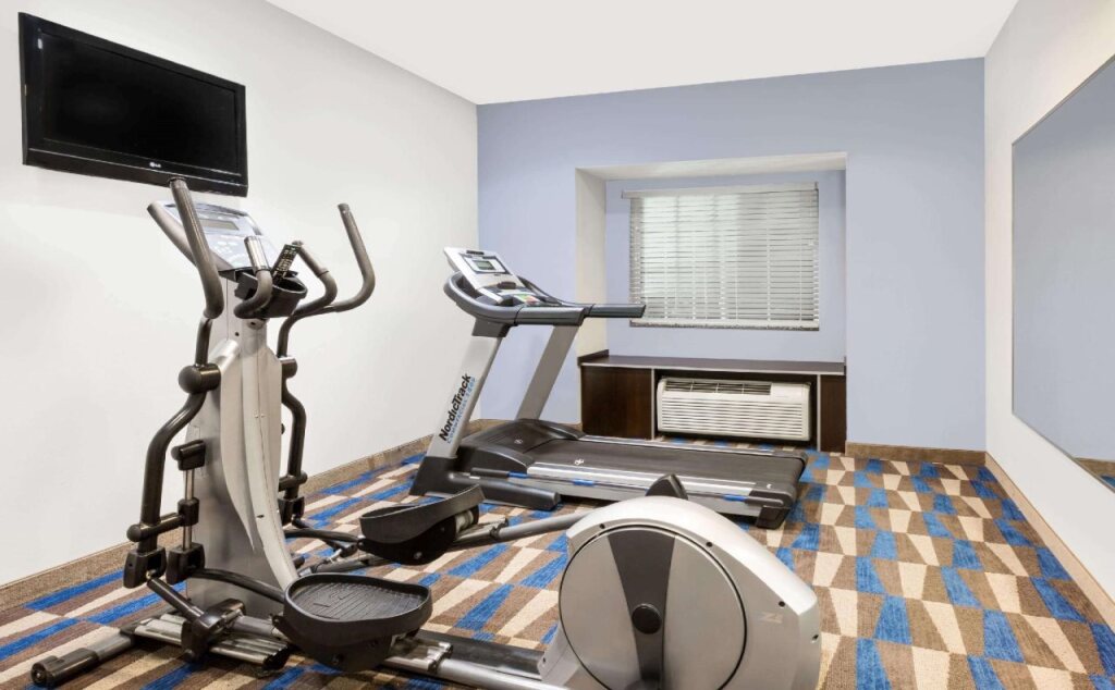 Microtel Inn & Suites by Wyndham Tuscaloosa Near University