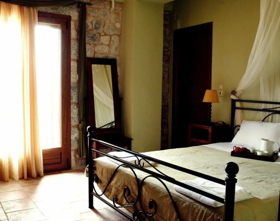 Vlyhada Residence & Restaurant