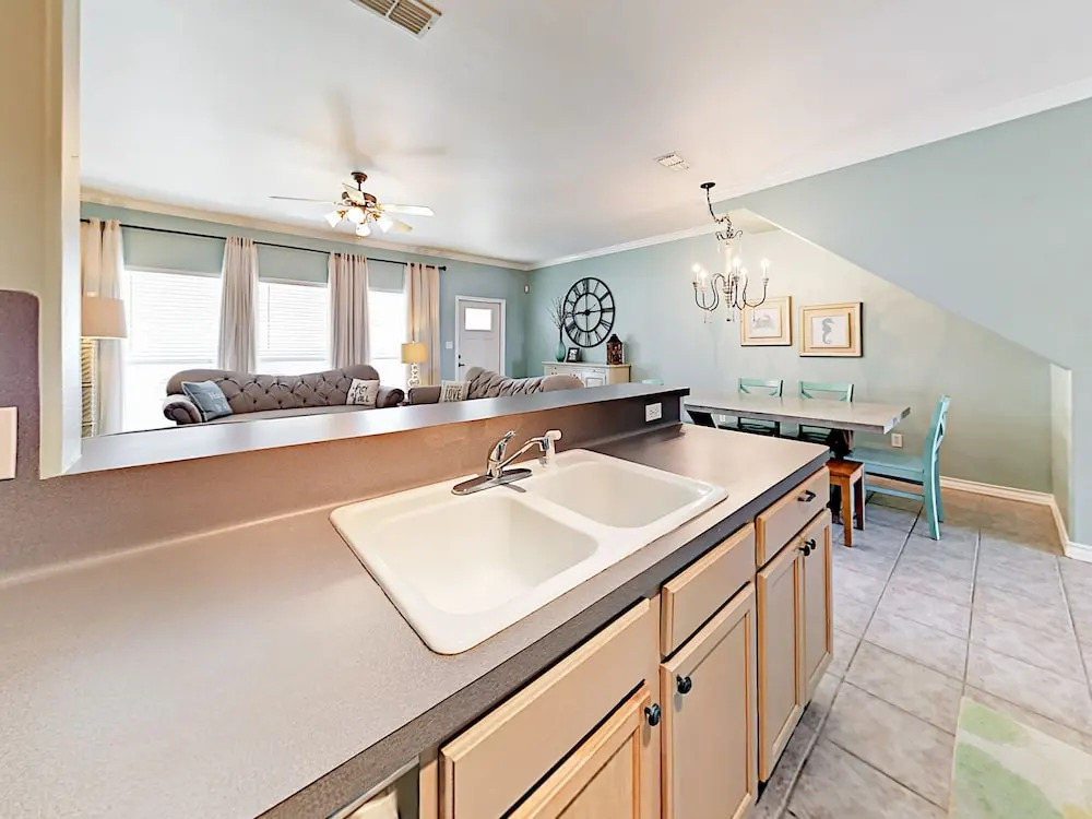 15102 Leeward Drive Condo Unit 603 3 Bedrooms 2.5 Bathrooms Condo