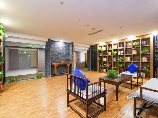 Riyue Lake Culture Hotel