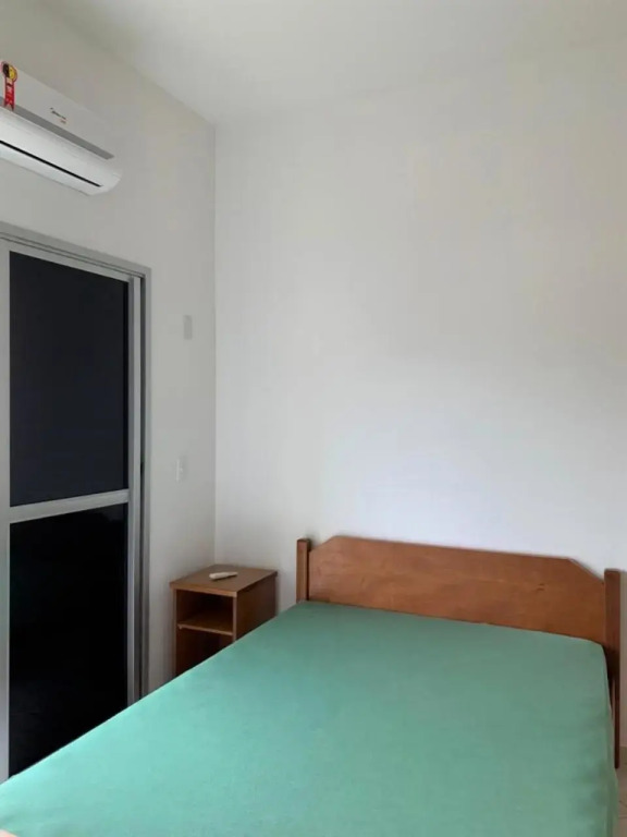 Apto c/2 quartos sendo uma suíte c/ar e 2banheiros