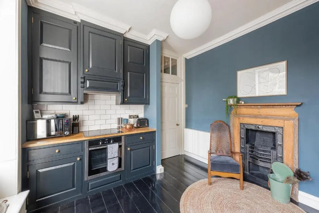 Superior Stays - Rosewell House