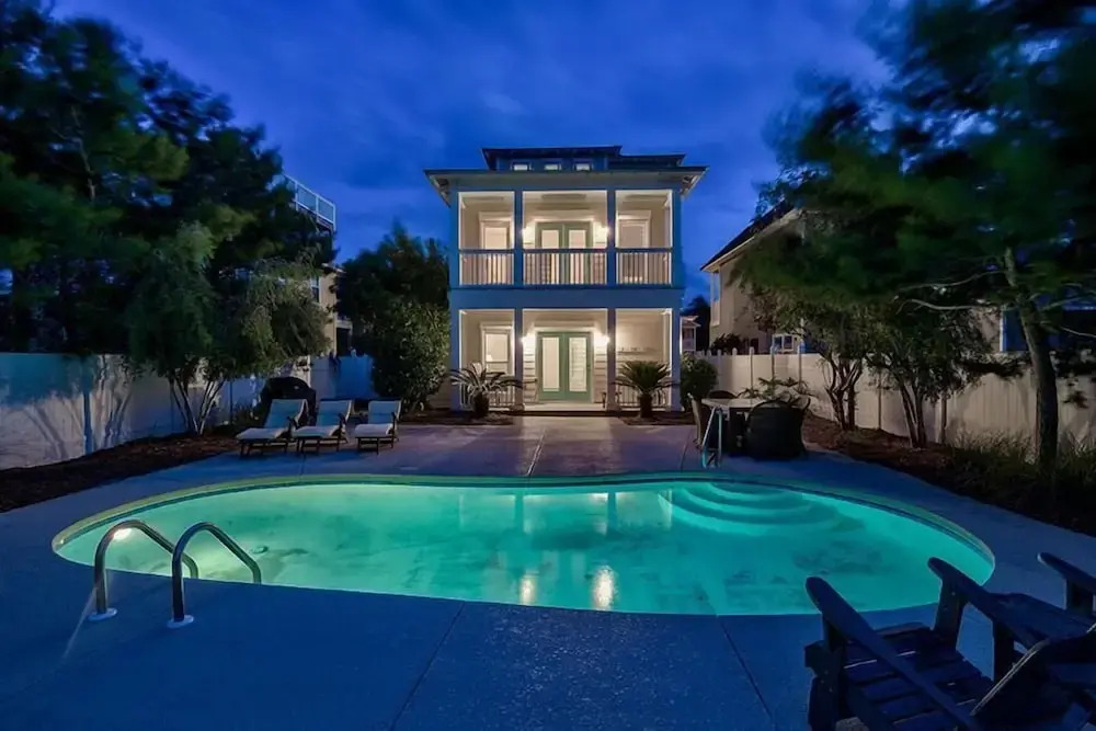 SHELL OF A GOOD TIME 3 Bedroom Holiday Home by Five Star Properties