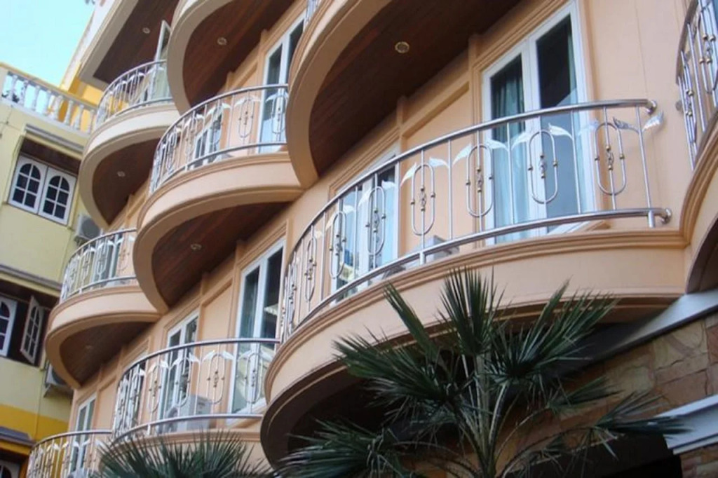 P.72 Hotel
