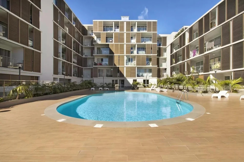 1 Bed Apartment Sleeps 4 With Pool