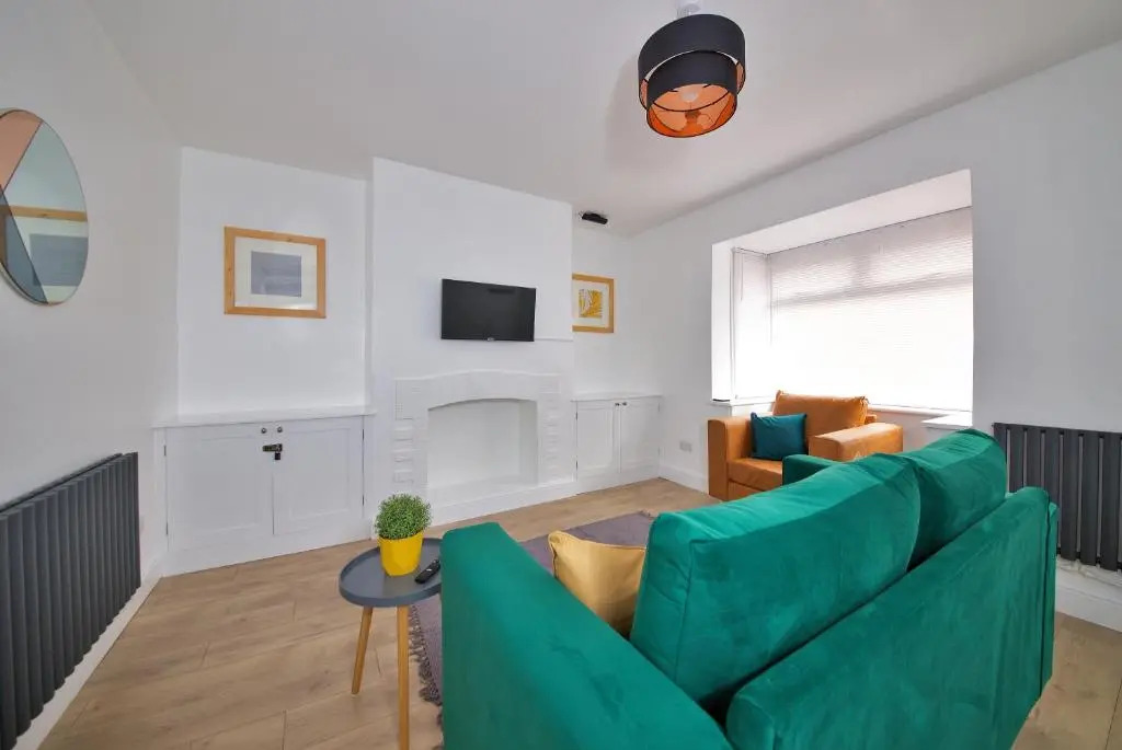 Air Host and Stay - Thomson House - Sleeps 4 2 mins walk from Stockport train station and town centre