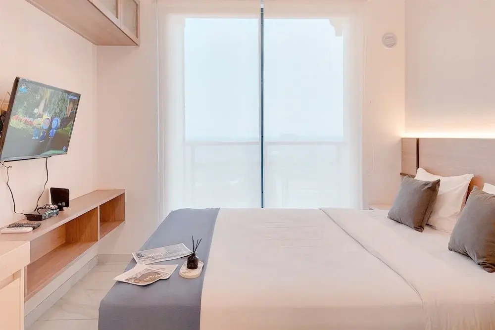 Comfort and Strategic Studio at Sky House BSD Apartment near AEON