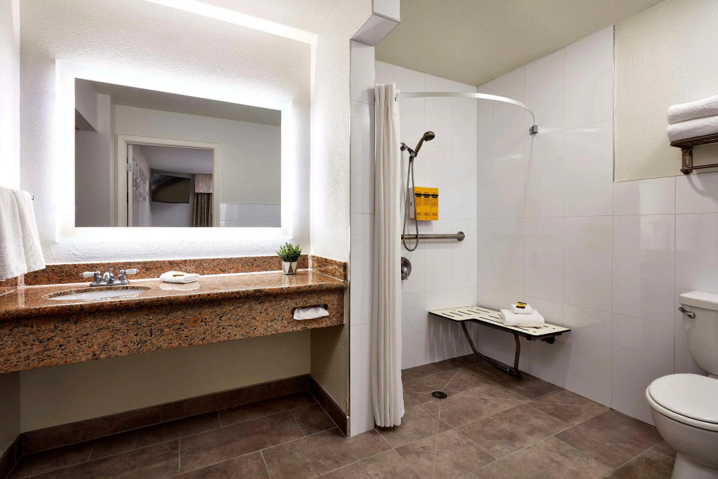 Best Western Plus Meridian Inn & Suites, Anaheim-Orange