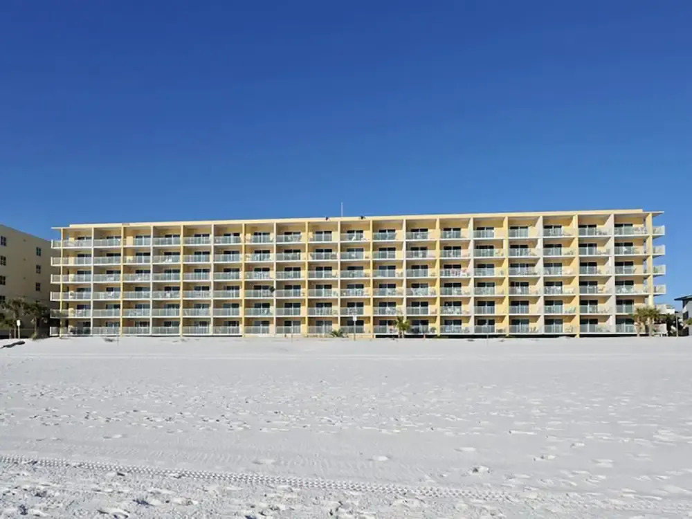Pelican Isle 301