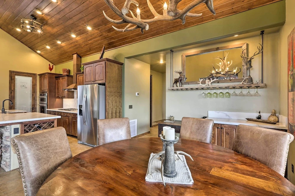 'AZ Rim Retreat' in Pine W/deck, Hot Tub & Views!