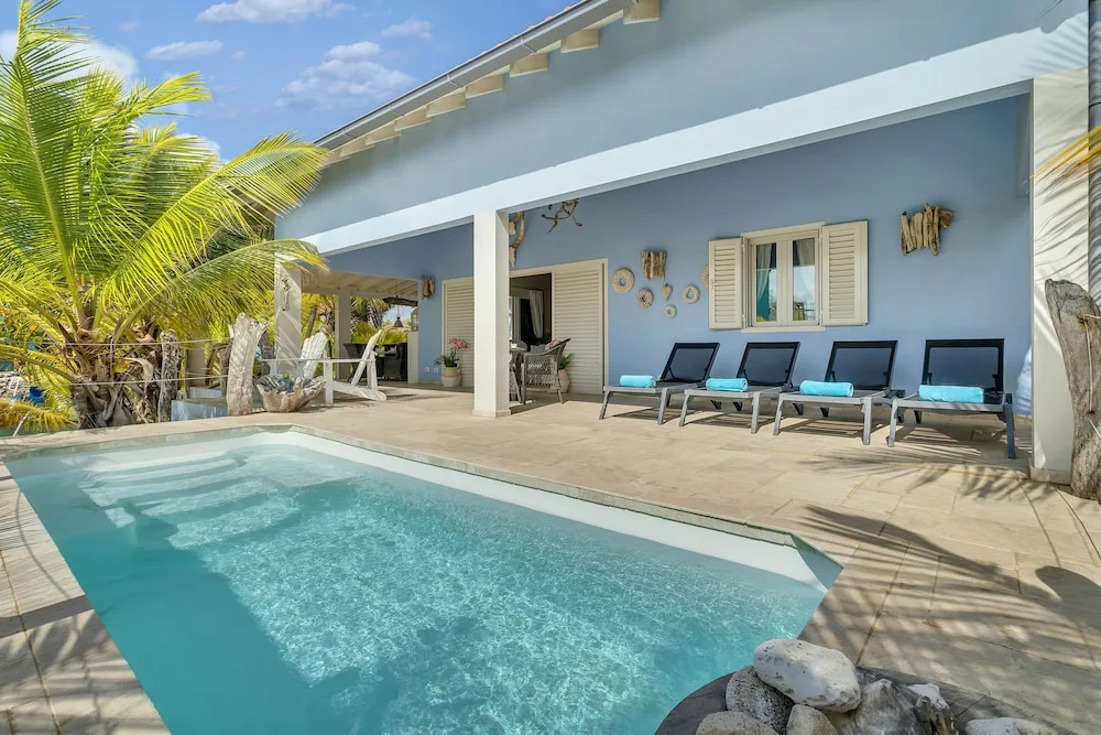 Ocean Breeze Villa with private pool