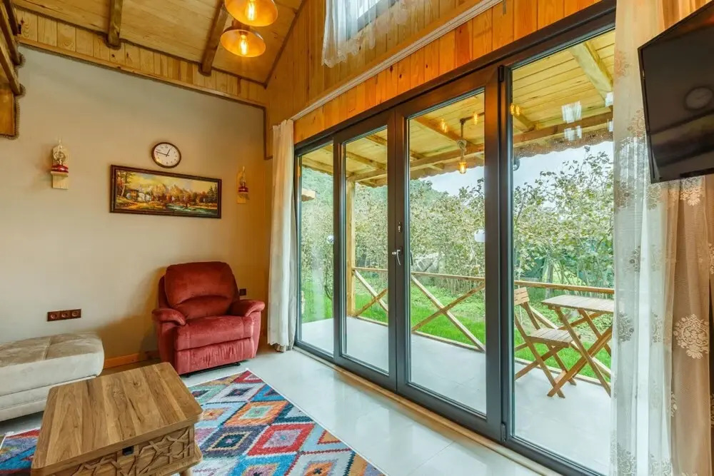 Cozy House Surrounded by Nature in Agva