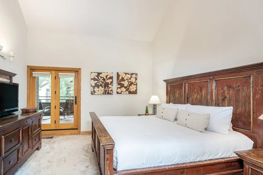 Cimarron Lodge 33 2 Bedroom Condo by RedAwning